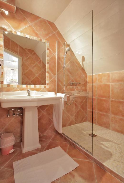Hotel Restaurant Champ Alsace Haguenau Rom bilde
